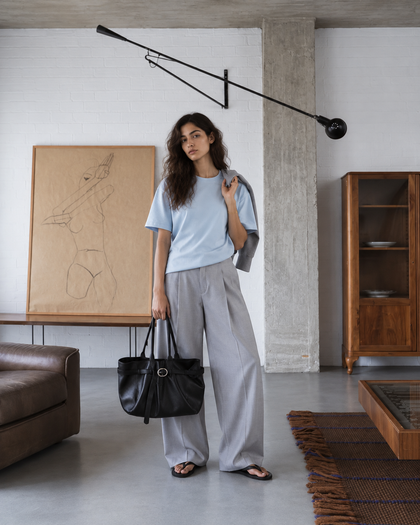 403 - Relaxed Seamless Knit Tee - 420311 - 3811